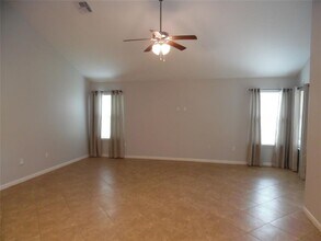 1217 Peregrine Way in Leander, TX - Building Photo - Building Photo