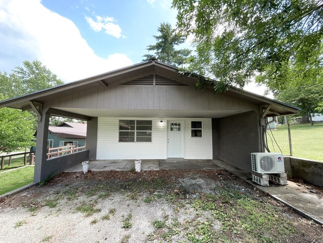 property at 624 E South St