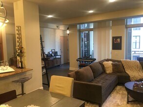 720 N Larrabee St-Unit -Apt 302 in Chicago, IL - Building Photo - Building Photo