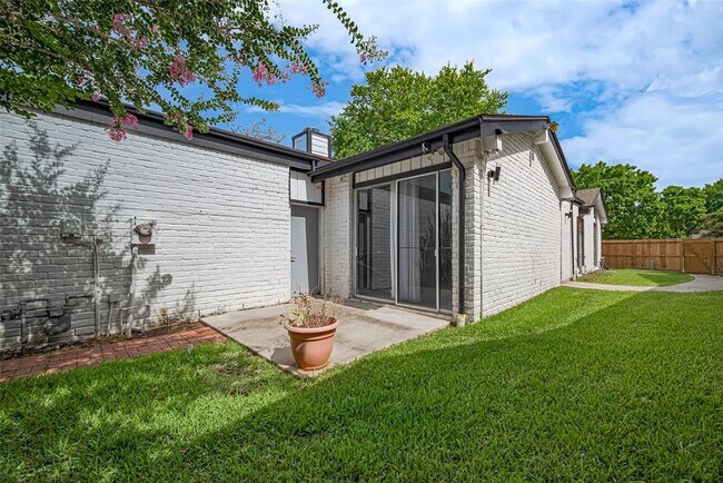 property at 1014 Fleetwood Pl Dr