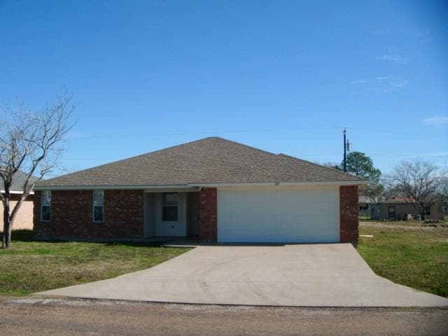 218 Flying Bridge Dr in Gun Barrel City, TX - Building Photo