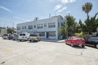 701 Linden Ave in Long Beach, CA - Foto de edificio - Building Photo