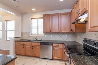 4528 Santa Elena St in Santa Fe, NM - Building Photo - Building Photo