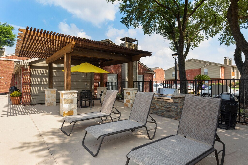 7100 Almeda Apartments in Houston, TX