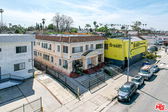 2324 W Washington Blvd in Los Angeles, CA - Building Photo - Building Photo