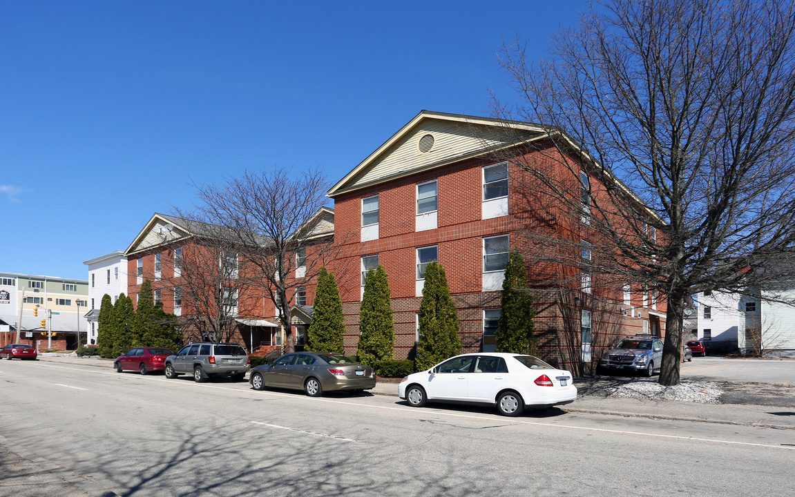 249 Pine St in Manchester, NH - Building Photo