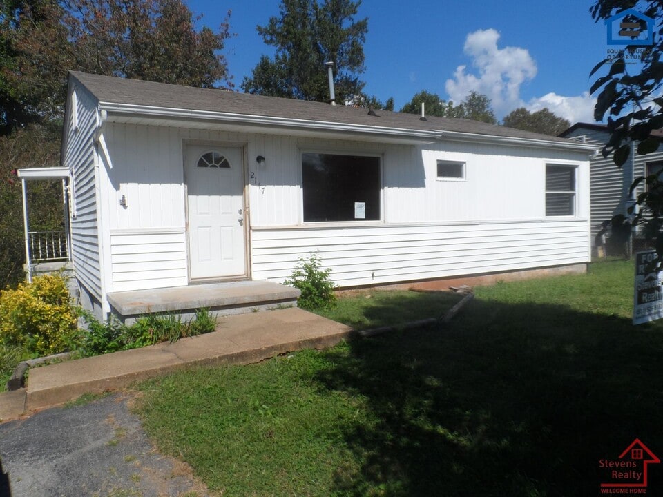 2147 Berea Ave in Knoxville, TN - Building Photo