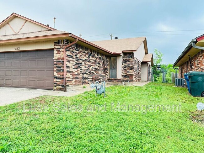 522 Peppertree Ln in Midwest City, OK - Building Photo - Building Photo