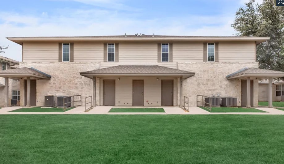 Kingsland Trails in Kingsland, TX - Foto de edificio