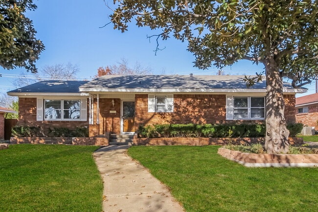 property at 107 W Rio Grande St