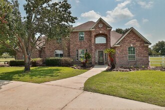 19907 Stone Lake Cir in Tomball, TX - Building Photo - Building Photo