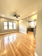 1149 W Lunt Ave, Unit 1149-2 in Chicago, IL - Building Photo - Building Photo