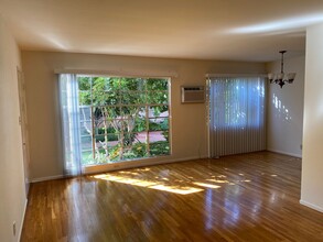 Hazeltine in Sherman Oaks, CA - Building Photo - Interior Photo