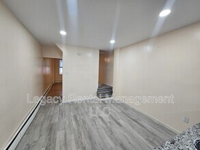 156 Washington St in Freeland, PA - Building Photo - Building Photo