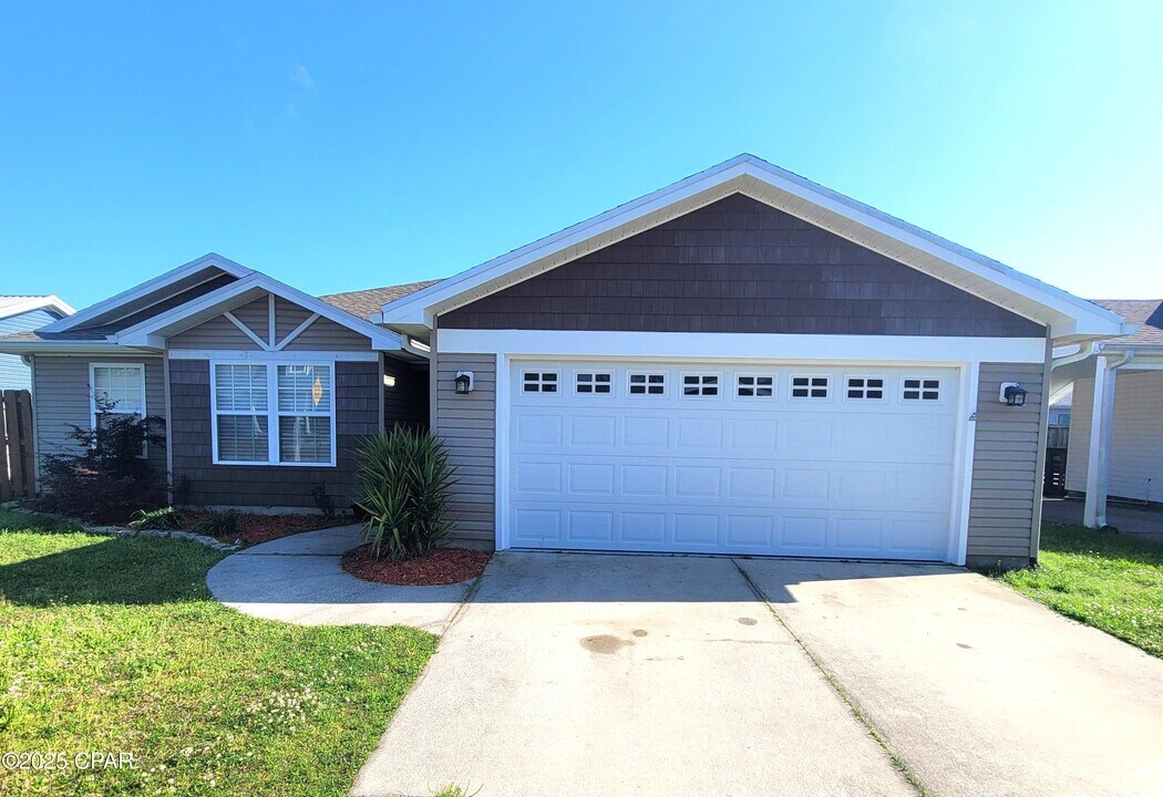 7308 Claudia's Way in Panama City, FL - Building Photo