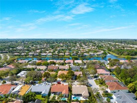 5354 NW 57th Way in Coral Springs, FL - Foto de edificio - Building Photo