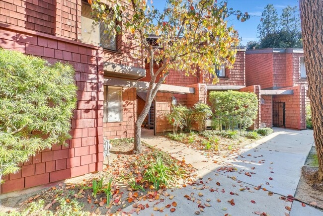 388 S Prospectors Rd, Unit 115 in Diamond Bar, CA - Foto de edificio - Building Photo