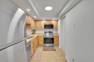 7835 Lakeside Blvd in Boca Raton, FL - Foto de edificio - Building Photo