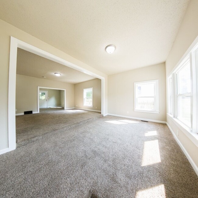 1006 Arthur Ave in Des Moines, IA - Building Photo - Building Photo