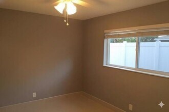 704 NE 23rd Ave, Unit 2 in Pompano Beach, FL - Building Photo - Building Photo