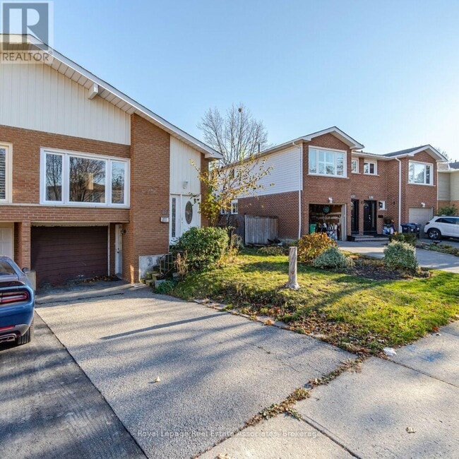 property at 3301 Tallmast Cres