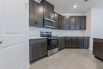 9507 Reinhartz Wy in San Antonio, TX - Building Photo - Building Photo