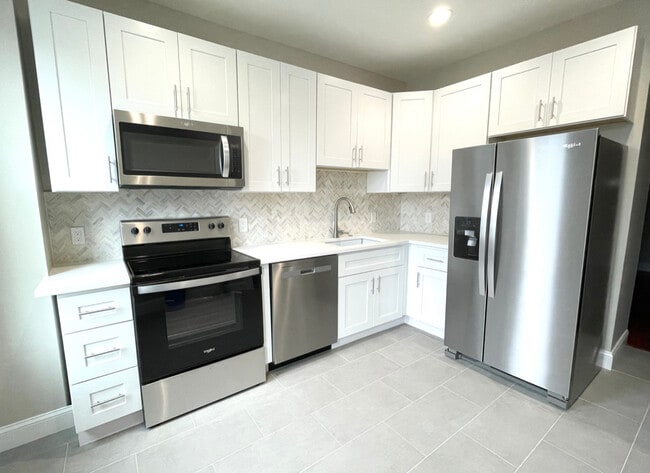 4680 Umbria St in Philadelphia, PA - Building Photo - Building Photo