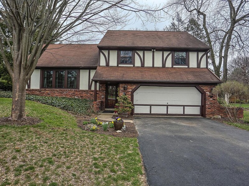 1733 Santa Barbara Dr in Lancaster, PA - Building Photo
