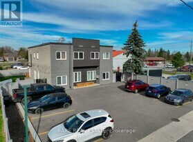 252 Steel St in Barrie, ON - Building Photo