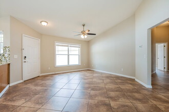 165 Burnsed Pl in Oviedo, FL - Building Photo - Building Photo
