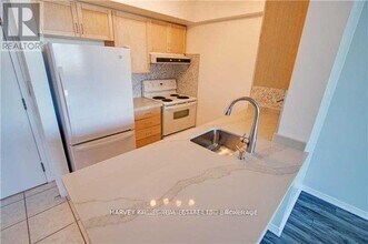 155 Beecroft Rd in Toronto, ON - Building Photo - Building Photo