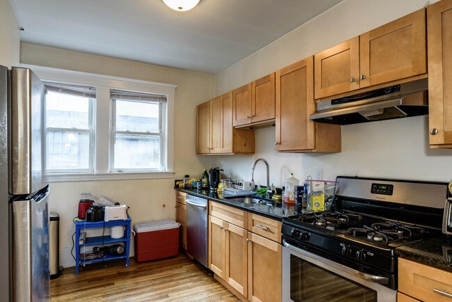 231 Chestnut Hill Ave, Unit uni2 4-bed 2-bath in Boston, MA - Foto de edificio - Building Photo