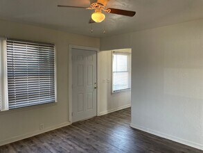 601 N Bartlett St in Medford, OR - Building Photo - Building Photo