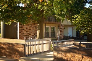 Fountain Lake Apartments