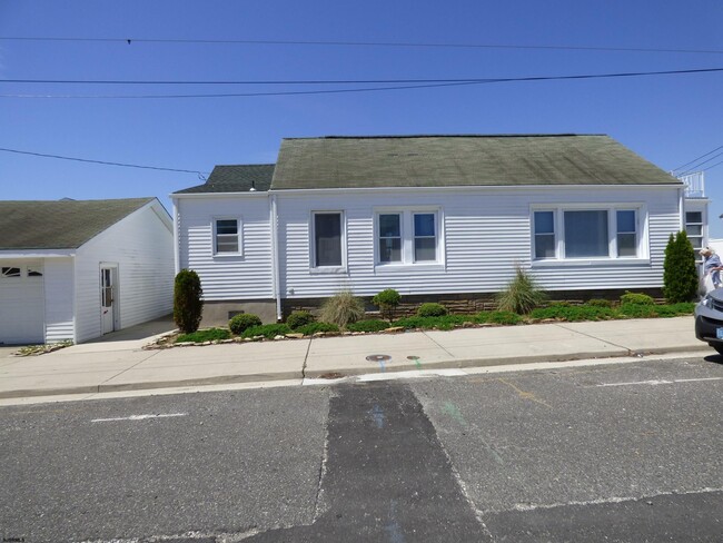 110 W 10th St in Ocean City, NJ - Foto de edificio - Building Photo