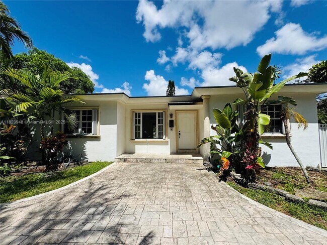 property at 516 Lavilla Dr