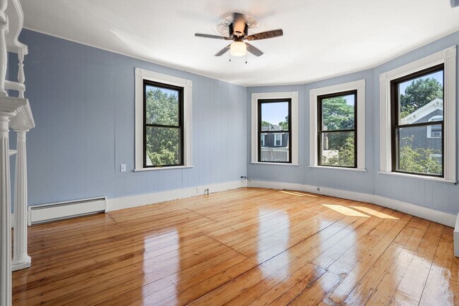 property at 526 E 5th St