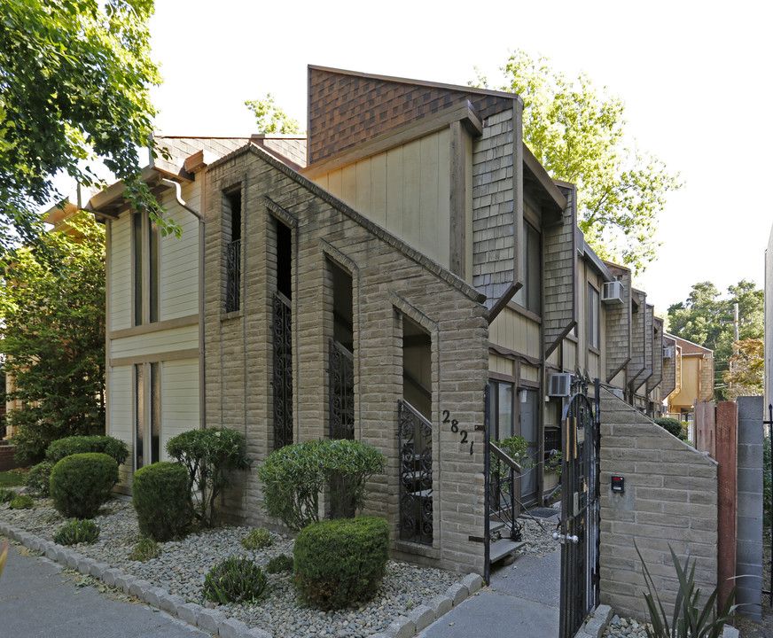 2821 G St in Sacramento, CA - Building Photo