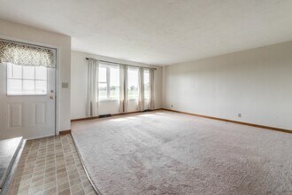 23484 Larson Rd in Sycamore, IL - Building Photo - Building Photo
