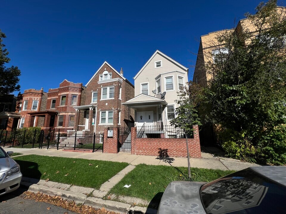 4142 W Kamerling Ave in Chicago, IL - Building Photo