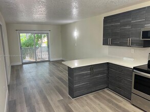 3001 SW 2nd St in Miami, FL - Building Photo - Building Photo
