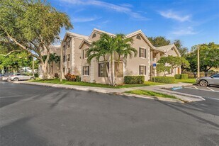 2890 N Oakland Forest Dr in Oakland Park, FL - Building Photo