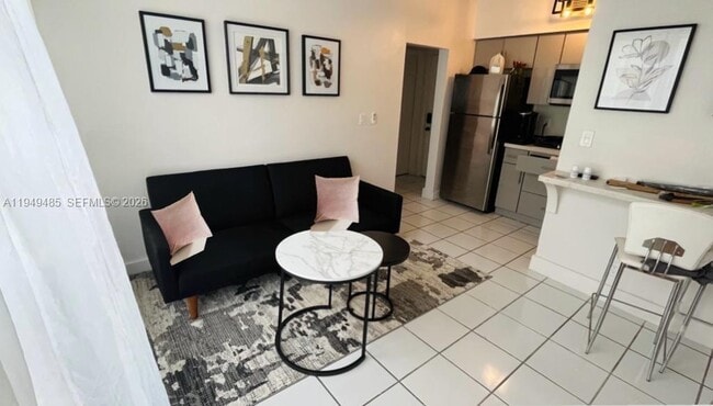 1320 Drexel Ave in Miami Beach, FL - Building Photo - Building Photo