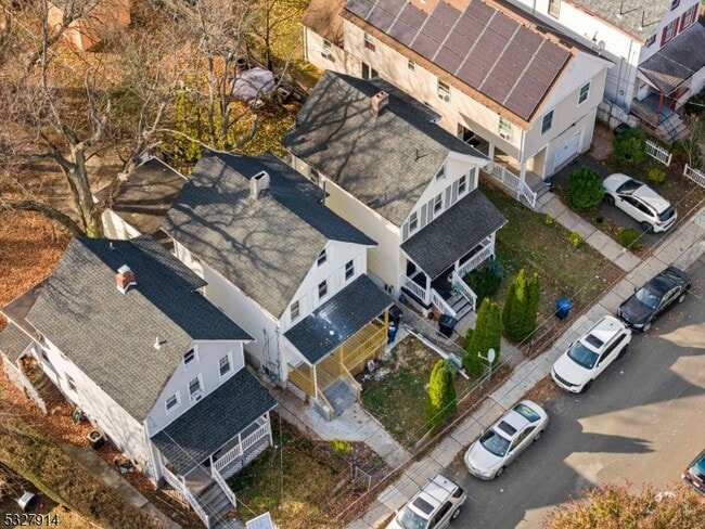 320 Lee Pl in Plainfield, NJ - Building Photo - Building Photo