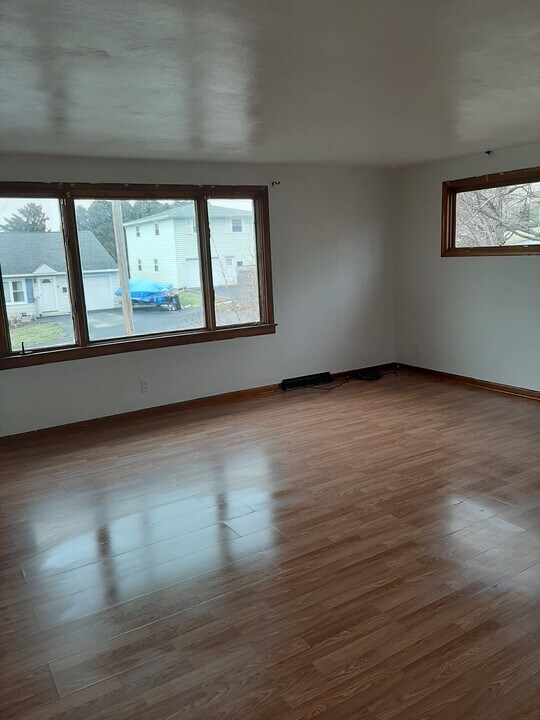 517 Stafford Ave, Unit 2nd Floor in Syracuse, NY - Foto de edificio