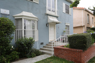 447-449 1/2 S Maple Dr in Beverly Hills, CA - Building Photo - Building Photo