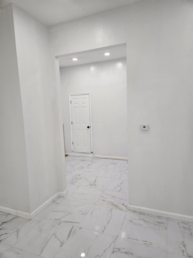 803 Hempstead Turnpike in Elmont, NY - Building Photo - Building Photo