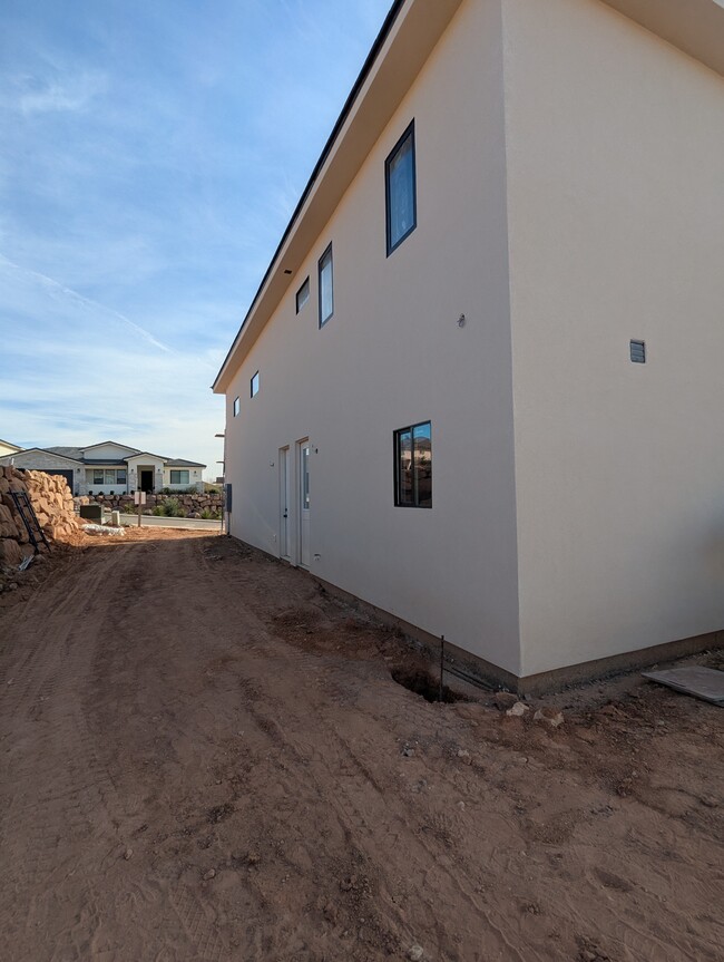 1029 E Lost Ridge Dr in Washington, UT - Building Photo - Building Photo