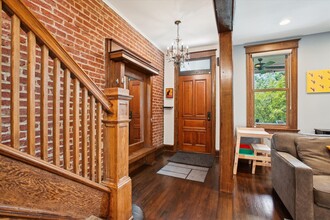 519 8th St NE in Washington, DC - Foto de edificio - Building Photo