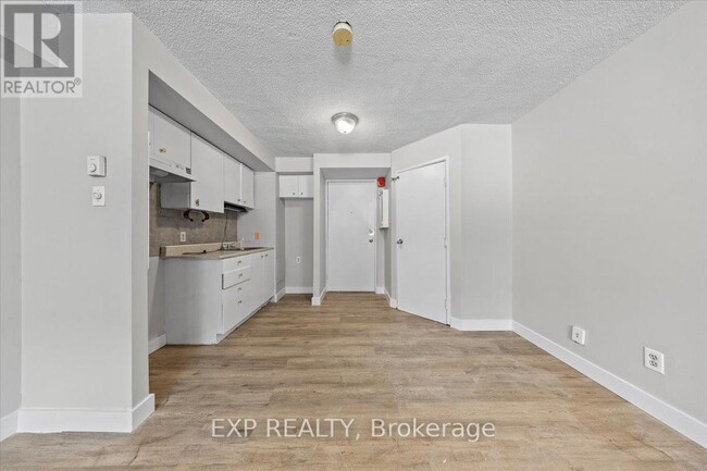 property at 1435 Morisset Ave